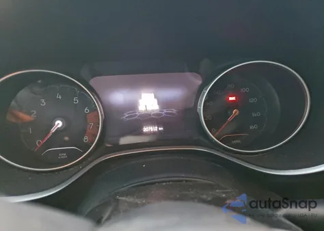 2018 Jeep Compass Latitude z USA, uszkodzony, nr VIN 3C4NJDBB7JT435398